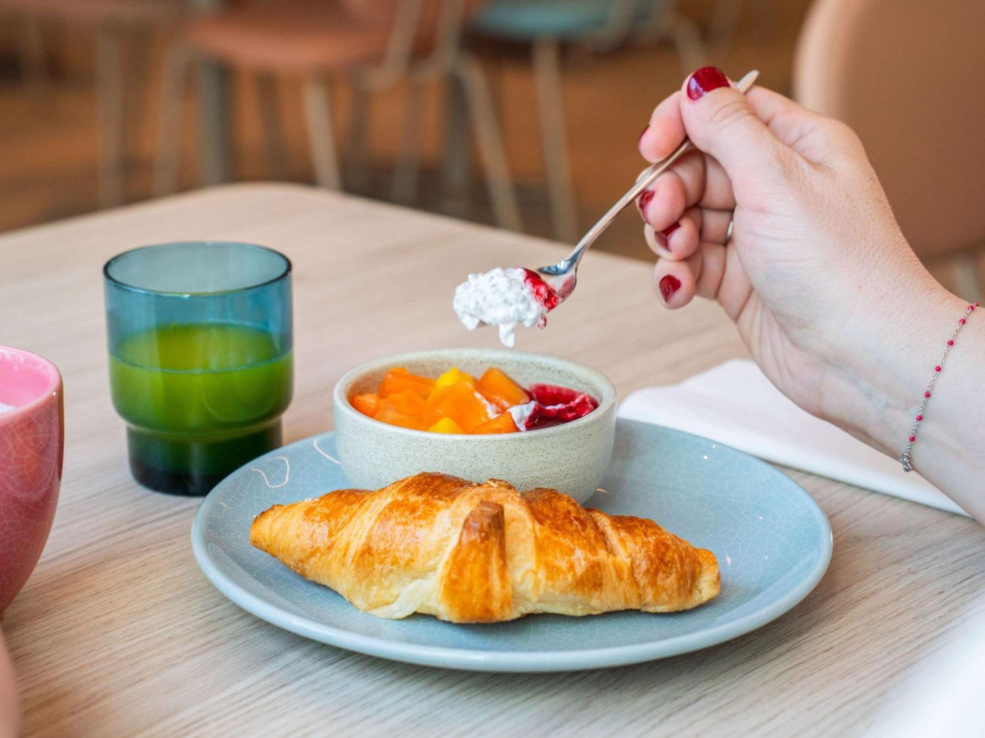 Hotel Ibis Styles Paris Porte D'orleans 3*